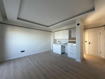 Geniş, Kullanışlı,manzaralı Ve Sıfır Kiralık 1+1 / Remax Gökhan