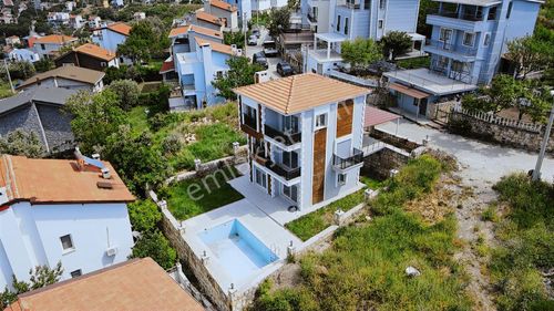 Donatkent'te Özel Havuzlu Deniz Manzaralı Tripleks Villa