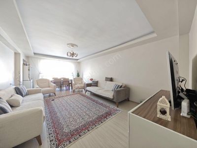 Beşikkaya'da Asansörlü Full Yapılı Geniş 3+1 Katta Satılık Daire