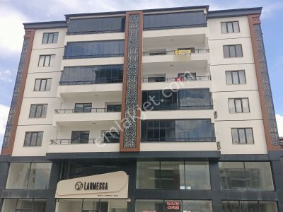 İmam Efendi Bul. Üzerinde Köşe Başı Satılık 3+1 Arakat Lüx Daire