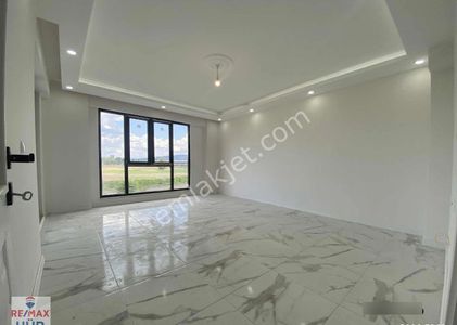 Ömer İnan Remax Hür 3+1 3.cü Kat Satılık Ferah Daire