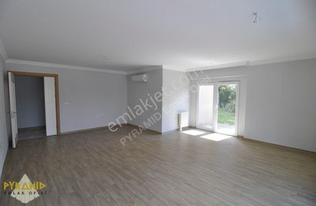 Pyramıd'den Vadişehir 1.etap Bahçe Kullanımlı (215m2)lüx 4+1