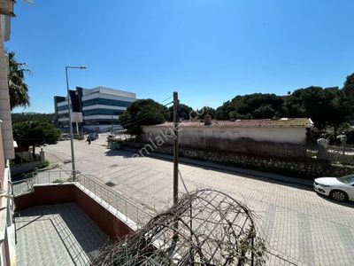 İstenirse Aynı Fiyattan Eşyasız 3+1 Daire Şeklinde Kiralanabilir