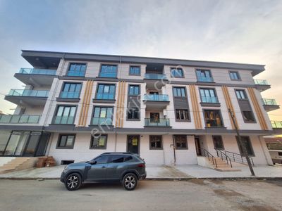 **eryıldız Gayrimenkul'den**kapaklı Vatan Mah.iskanlı 2+1 Y.giriş Ön Cephe