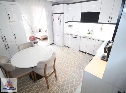 Vega Emlak'tan Orhan Kemal Caddesi Yanı Full Yapılı Fırsat Daire