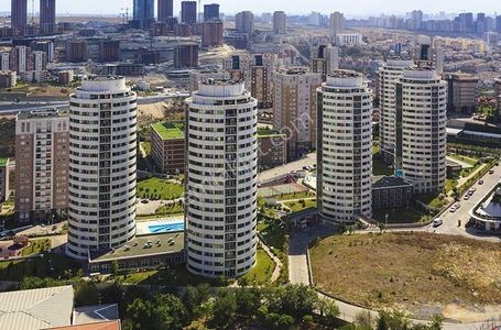 Bahçeşehir Spradon Quartz'da 2+1 Boş Vadi Manzaralı Yüksek Kat