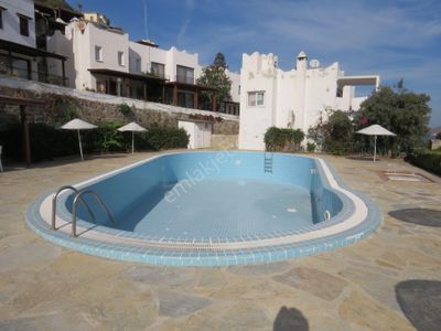 Yalıkavak'ta Deniz Manzaralı Site İçerisinde Satılık Villa