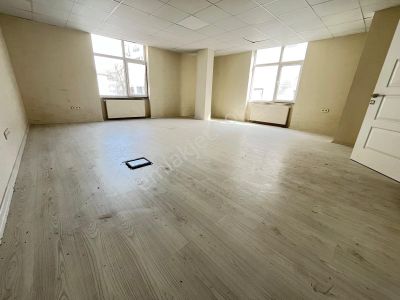 Loft'tnkemalpaşa Ma Kiralık Metrobüse Yakın4katlı 520m2 İş Yeri