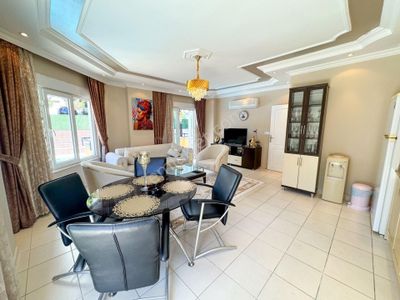 Alanya Merkez’de Denize 700 M 2+1 Satılık Daire