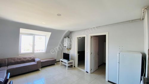 Ender Uysal Gayrimenkulden Asmalıevler Mahallesin De 1+1 Asansörlü Çatı Katı Apart.