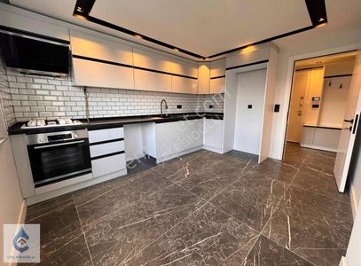 Çayırova Emekte Lüks Butik Site İçi 3+1 Satılık Dubleks