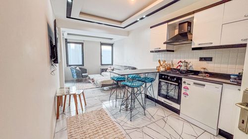 Alanya Güller Pınarı’nda Denize 300 M, Eşyalı 1+1 Satılık Daire