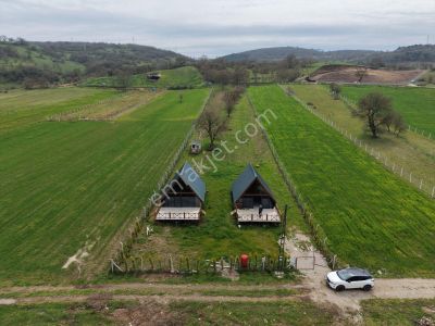 Cb King'den Köseağalar'da İçerisinde 2 Adet 75 M² Bungalov Ev Bulunan Satılık Tarla