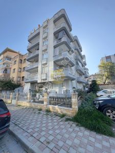 Hb'den 3+1 Satılık Daire, Mükemmel Konumda, Cepheleri Ferah