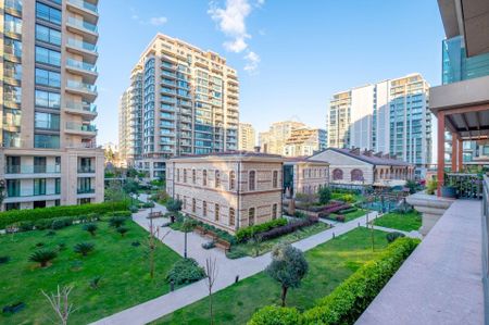 Büyük Yalıda Geniş 3+1 Deniz Yakını Site İçinde Lüks Yaşam