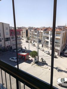 Manisa Akhisar Reşatbey Mahallesi Ülkü İlköğretim Yakını Kiralık Daire