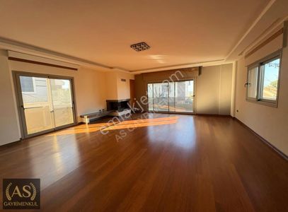 As Gyd.kahramandere'de Havuzlu Site İçinde Lüks 5+2 Villa