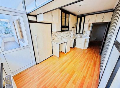 Etlik'den Gazze Caddesi Üzeri 3+1 Ara Kat Masrafsız Kiralık !!!!