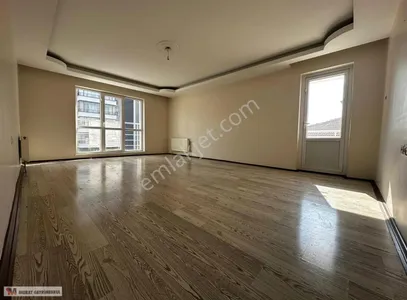 Başkent Cadde Yanında Ara Katta Komple Ön-güney Cephe Çift Banyo