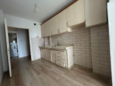 Reşatbey Mah.millet Bahçesi Yakını 3+1+k.mutfak Kiralık Daire.
