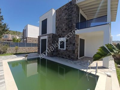 Gümüşlükte Müstakil Bahçeli Ve Havuzlu Sıfır Kiralık Villa