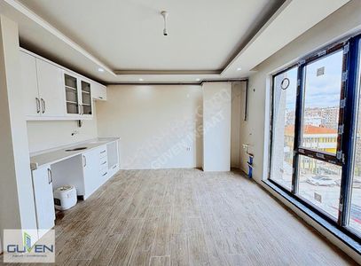 Güven'den Çerkezköy'de Merkezi Konum'da Avm Bölgesinde 1+1 Daire