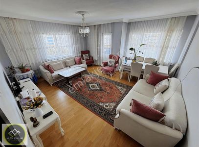 Pınarbaşı'nda Cadde Üzeri Ara Kat Bağımsız Kilerli Satılık 3+1