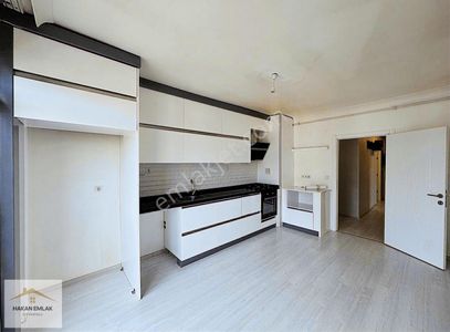Hakan Emlak'tan Melikgazi Caddesinde Akıllıev Sistemli 3+1 Daire