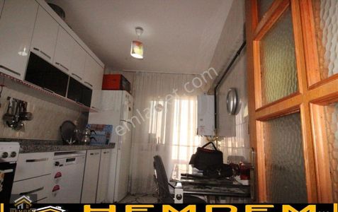 Hemdem Gayrimenkul'den Ertuğrulgazi'de Site İçi Ön Cephe Tapu Müdürlüğü'ne 200 Mt 3+1 Satılık Daire