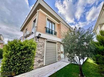 Terzioğlu'ndan Havuzlu Site İçinde 3+1 Bağımsız Lüks Villa