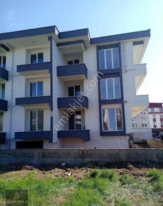 Özlem'den İhsaniye Mahallesi Mükemmel Konumlu Satılık 3+1 Daireler