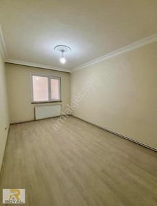 Yeşilova'da Metrobüse Yakın 2+1 Geniş Daire