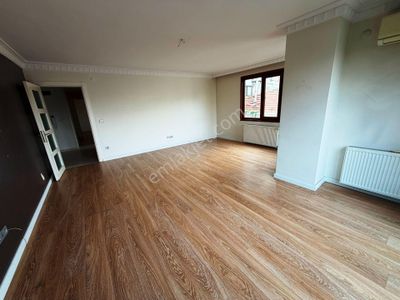 Altıntepe'de 15 Yıllık İskanlı 2.kat Kiracısız 125m2 Satılık 3+1