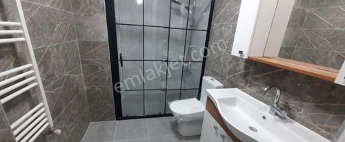 Karşıyaka Aksoy Da İçi Tadilatlı , Doğalgazlı 3+1 Kiralık Köşe Daire