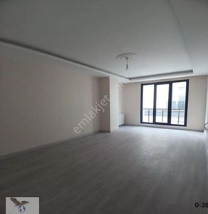 Cihangirde 2+1 Ara Kat Otoparklı Satılık Daire