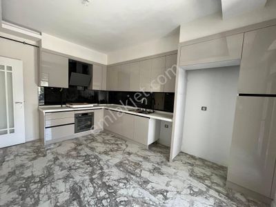 Emrah Çiftci'den Selçuklu Kılıçarslan Mah.selçuk Ecza Deposu Civarı Satılık 3+1 Sıfır Lüks Daire