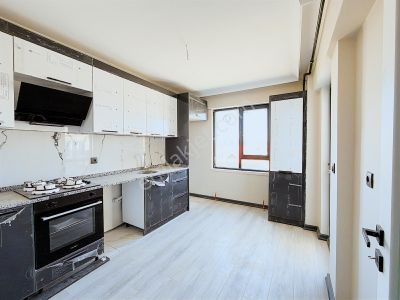 İncek Kızılcaşar Merkezde İskanlı Geniş 4+1 Panoramik Manzaralı