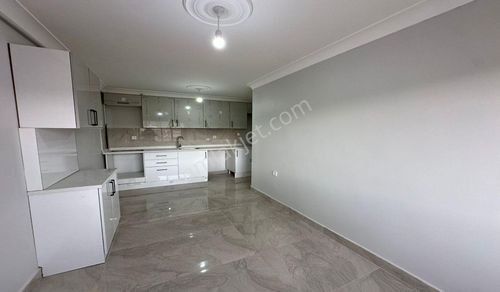 Bademlik Okul Yakını Kat Konumunda Full Yapılı Yeni Bina Asansörlü