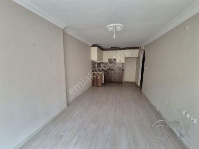 Dikilitaşta Tadilatlı Bakımlı Boş Ara Kat 2+1 Satılık Daire