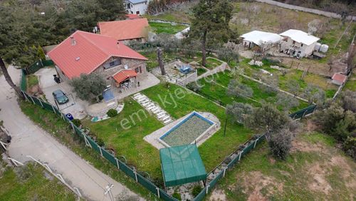 İzmir Kemalpaşa Aşağıkızılca’da 6.704 M² Arsa İçinde Taş Ev, Havuzlu, Bahçeli Yapı Kullanımlı