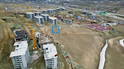 Kurubaş'ta Tokinin İçinde Satılık Arsa