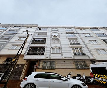 Aka Yapı'dan Geniş Balkonlu Satılık Ara Kat 2+1 Daire