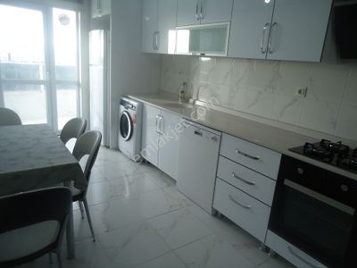 Krc'den Cadde Üzeri Merkezi Konumda Katta Satılık 3+1 Daire