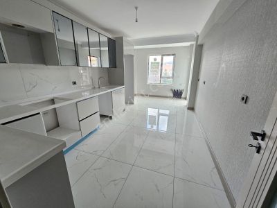 Karapürçek Merkezde Sıfır 3+1 Lüx Yapılı Çift Banyolu Kilerli