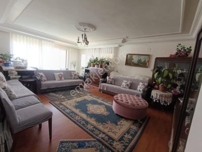 Satılık Beylikdüzü Ceylan Sit.180 M2.3+1 7.kat Açık Otoparklı