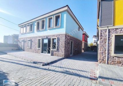 Marinadan Modern Mimari Köşe Konumlu Lüks Villalar