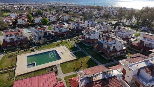 Denize Çok Yakın Bakımlı Villa!