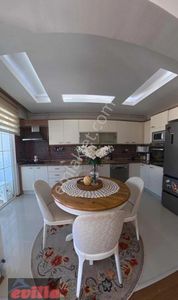 Mimarsinan'da Satılık Giyinme Odalı Sahile Yakın 8+2 Dubleks