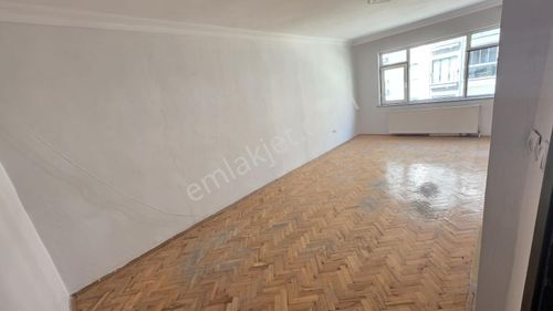 Beylikdüzü Gürpınar 3+1 130m² Sahile Ve Merkeze Yakın Asansörlü
