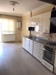 Erdoğan Gayrimenkulden Harika Konumda Satılık 3+1 Daire Renkli Apartmanına Çok Yakın